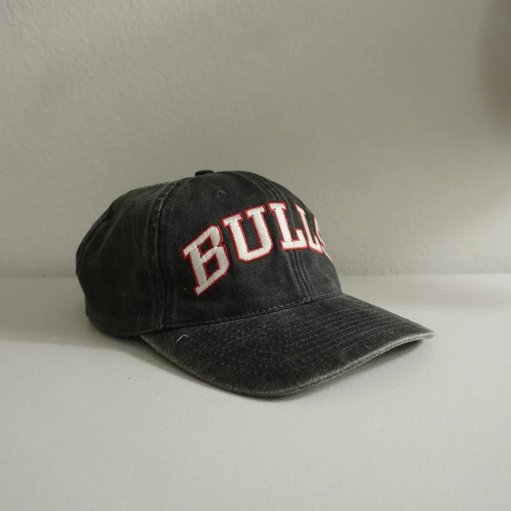 Starter Chicago Bulls Hat Mens OSFA Black Vintage Washed Embroidered NBA Cap